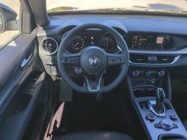 2025 Alfa Romeo Stelvio