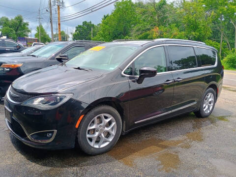 2017 Chrysler Pacifica Touring-L Plus