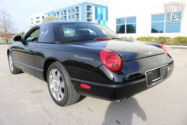 2005 Ford Thunderbird Deluxe