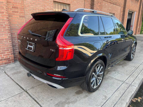 2016 Volvo XC90 T6 Momentum
