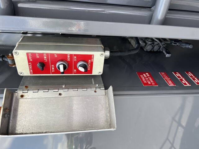 2010 Freightliner M2 106