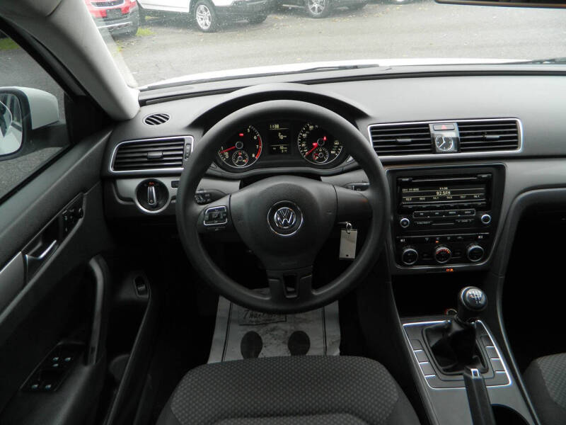 2012 Volkswagen Passat S PZEV