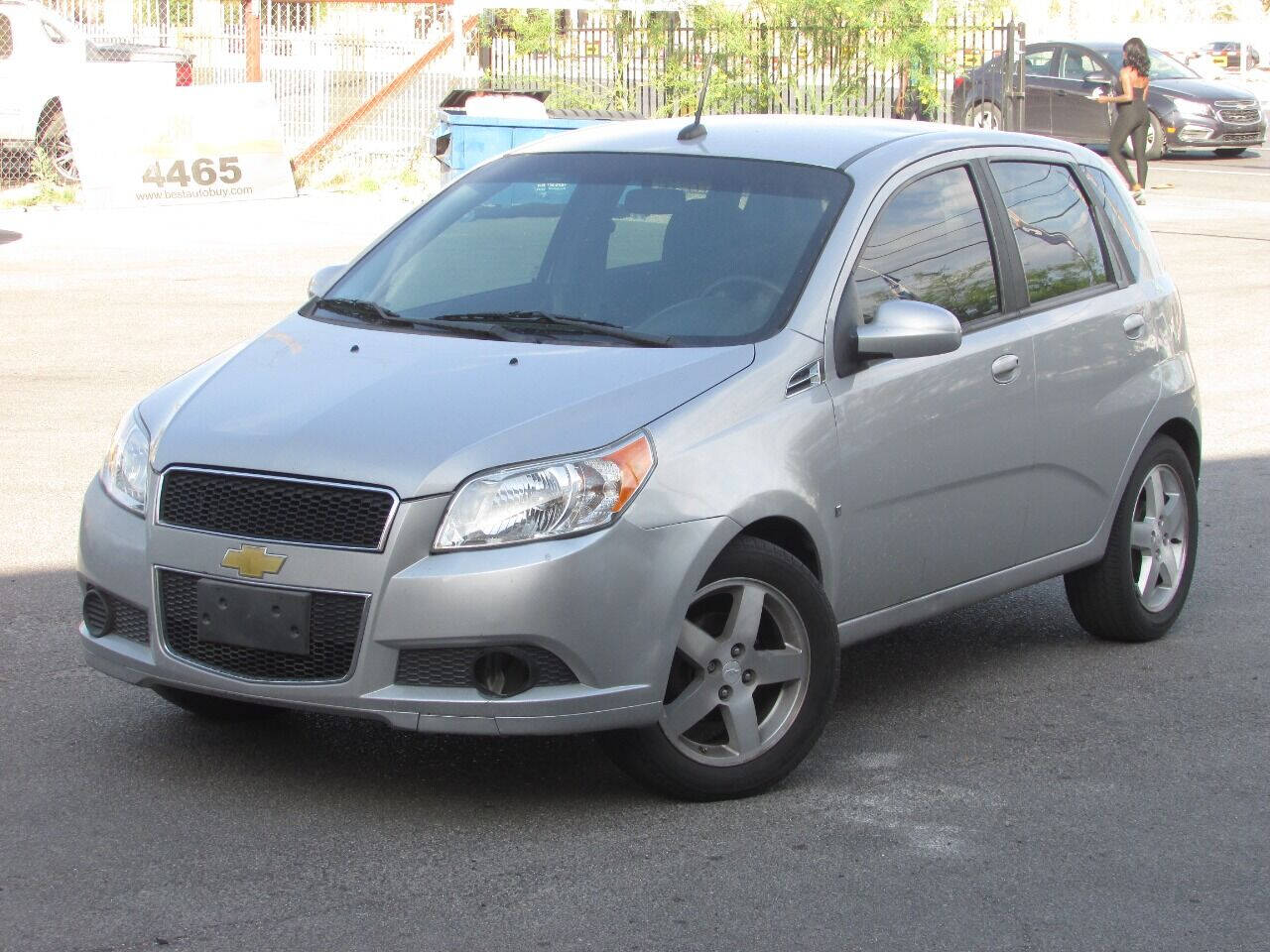 Discontinued Chevrolet Aveo [2009-2012] Price, Images, Colours