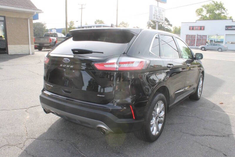 2024 Ford Edge Titanium