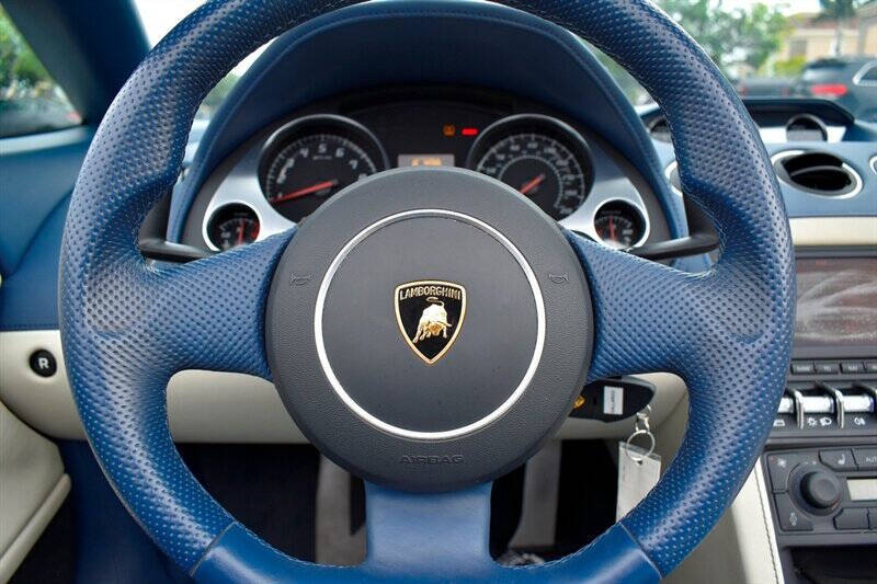 2010 Lamborghini Gallardo Base photo 39