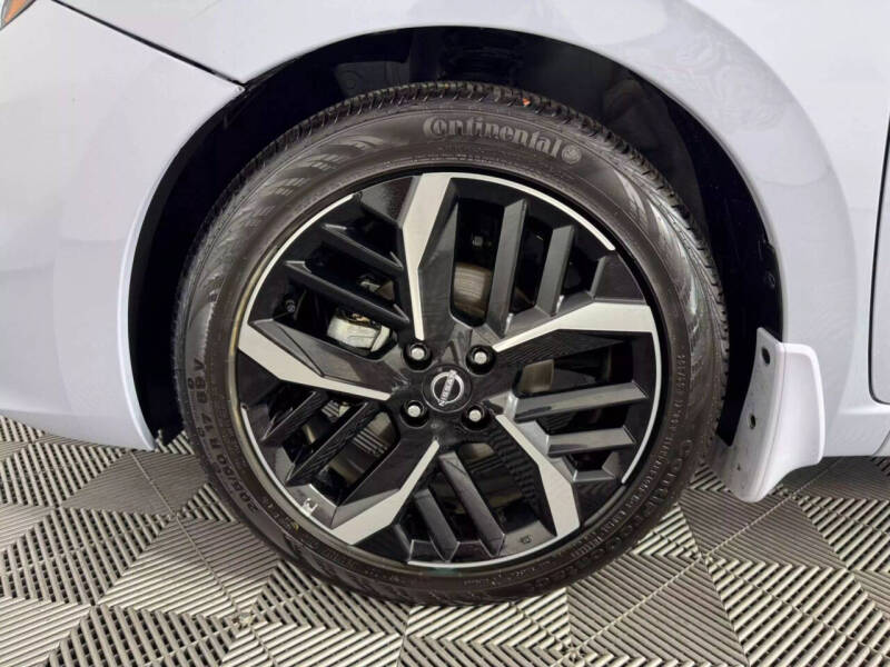 2025 Nissan Versa SR