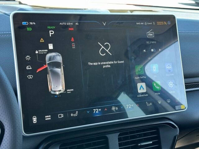 2025 VinFast VF8 Eco