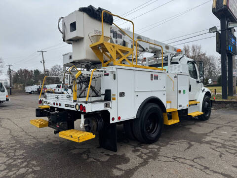 2013 Freightliner M2 106