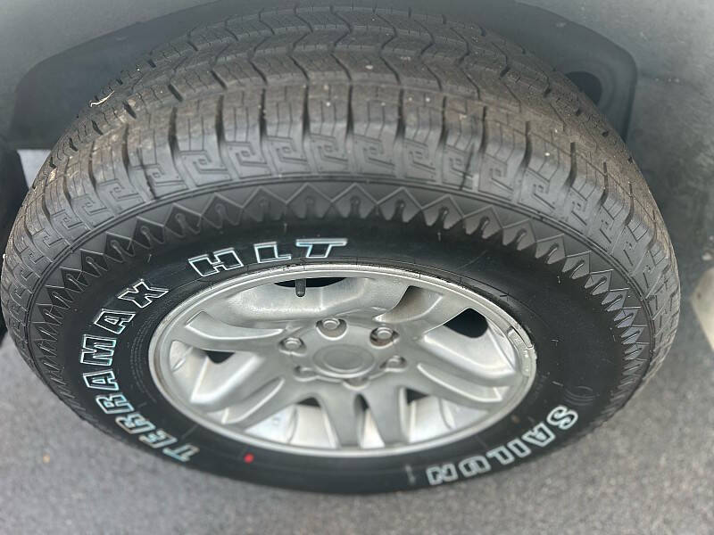 2005 Toyota Sequoia SR5