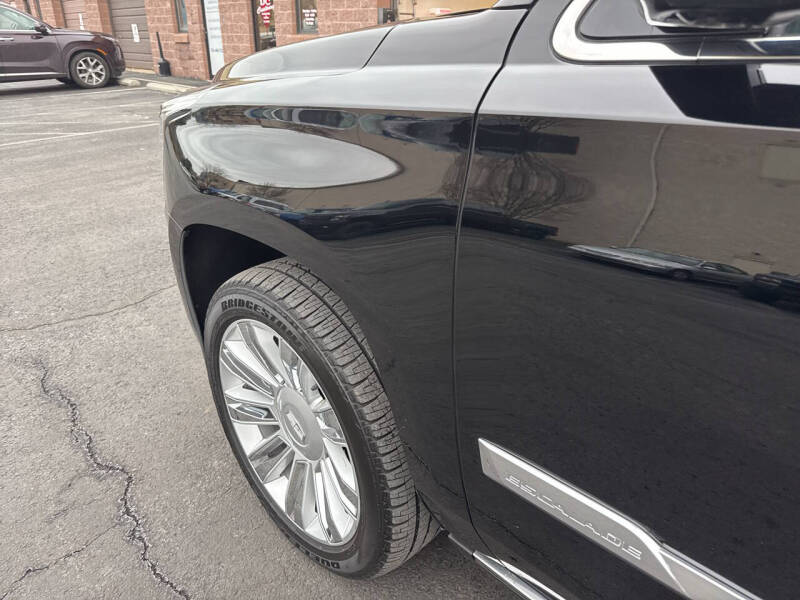 2016 Cadillac Escalade Platinum