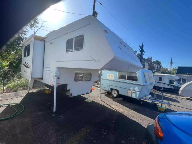 2002 Adventurer 10 Camper