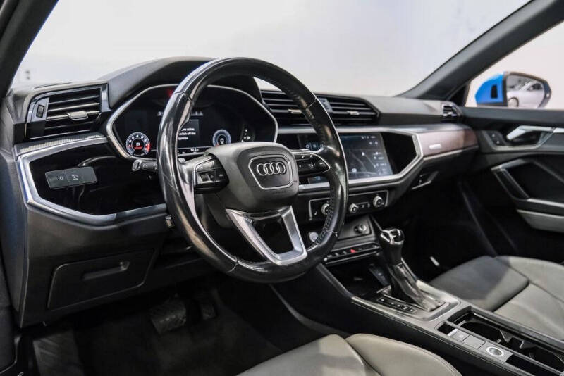 2020 Audi Q3 quattro S line Prem Plus 45 TFSI