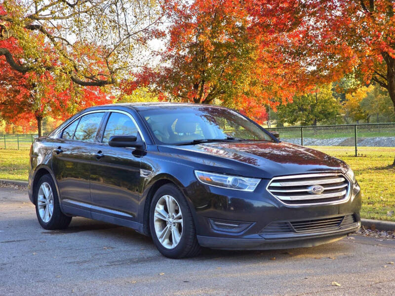 2016 Ford Taurus SEL photo 3