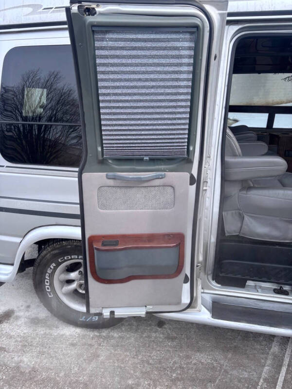 2000 Ford E-Series E-150