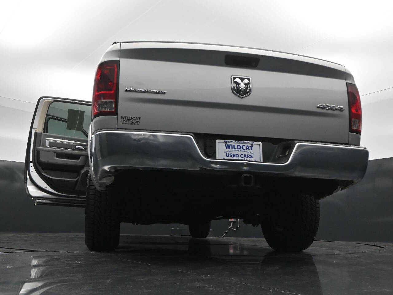 Silver 2013 Ram 1500 SLT 4x4 SLT 4dr Crew Cab 5.5 ft. SB Pickup 40