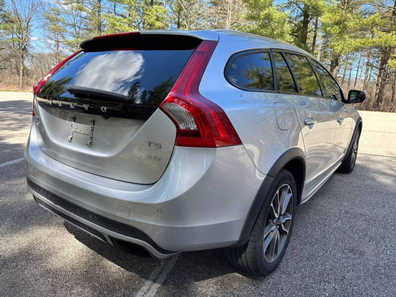 2015 Volvo V60 Cross Country T5