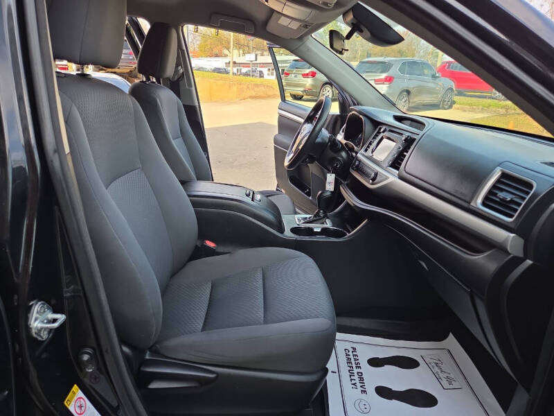 2017 Toyota Highlander LE