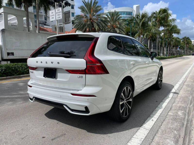 2023 Volvo XC60 B5 Plus Dark Theme