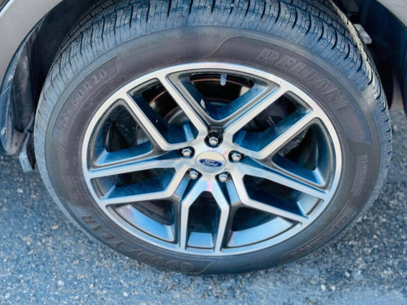2017 Ford Explorer Sport