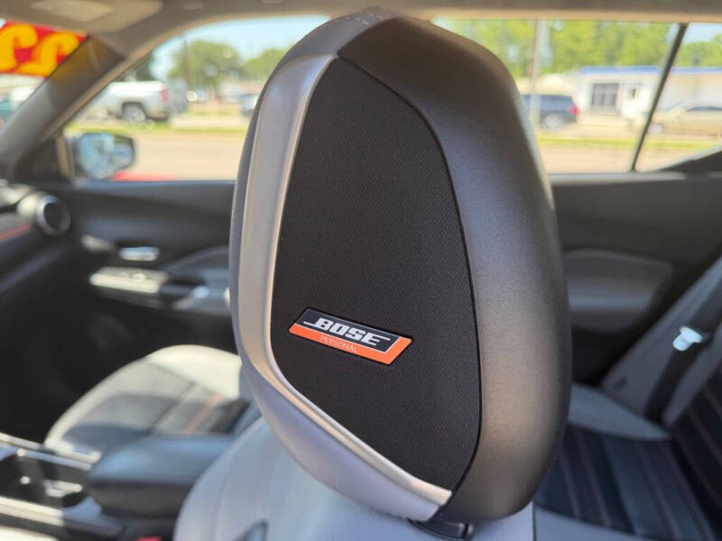 2022 Nissan Kicks SR