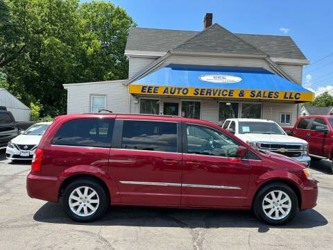 2014 Chrysler Town and Country for sale at EEE AUTO SERVICES AND SALES LLC in Cincinnati OH