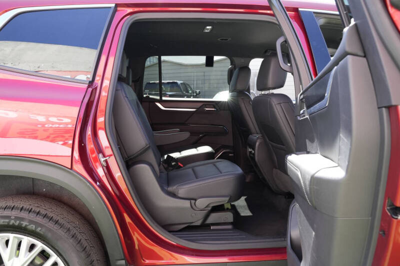 2024 GMC Acadia Elevation