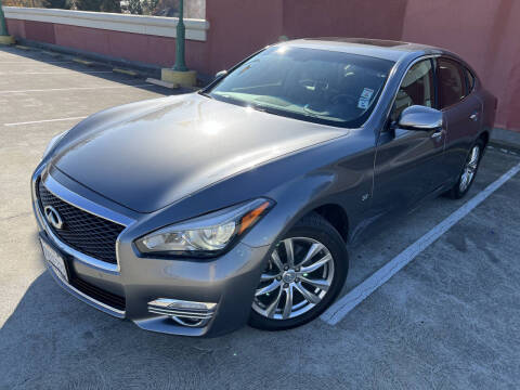 2015 Infiniti Q70 3.7
