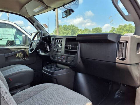 2025 Chevrolet Express 2500