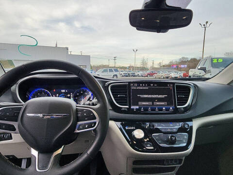 2023 Chrysler Pacifica Touring L
