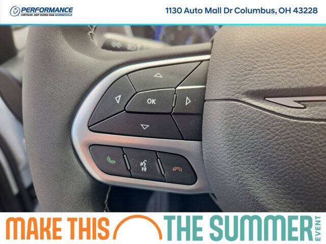 2027 Chrysler Pacifica Select
