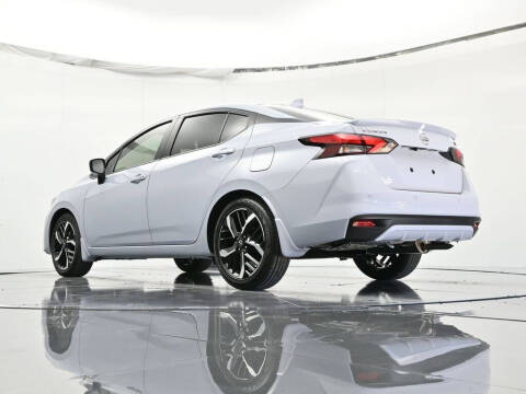 2025 Nissan Versa SR