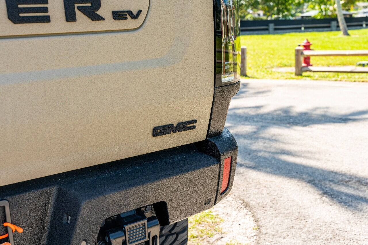2022 GMC Hummer EV Pickup Pickup - $199,999