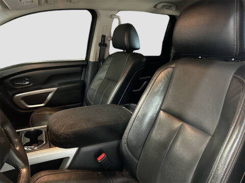 2017 Nissan Titan SL