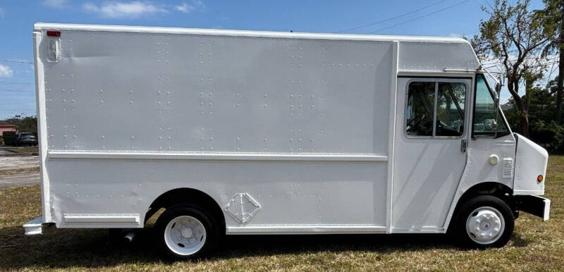 2004 Freightliner MT45 Chassis