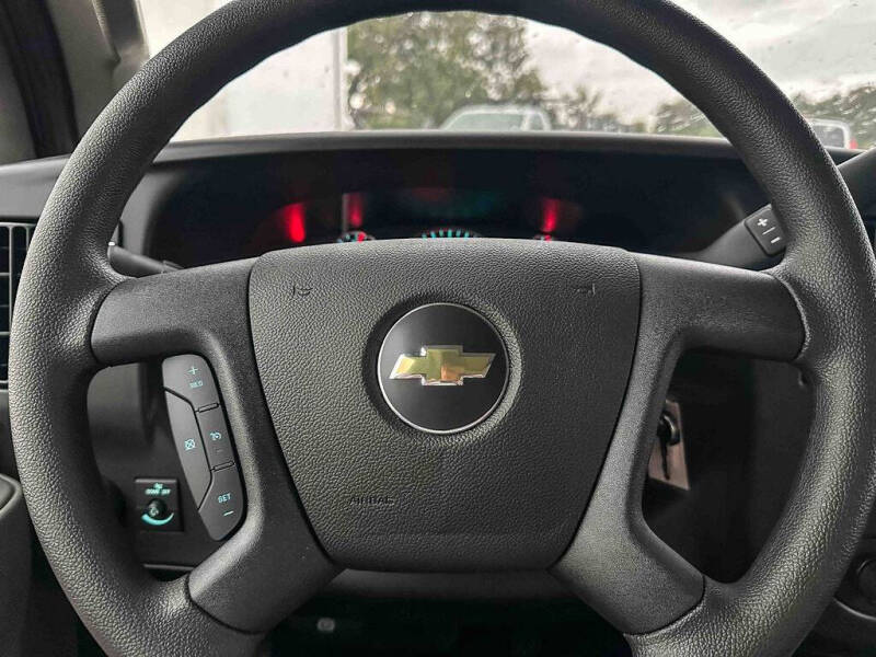 2025 Chevrolet Express 2500
