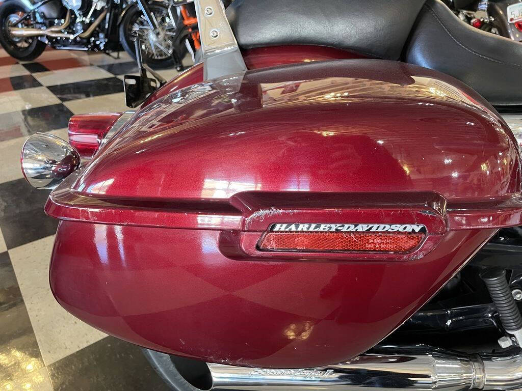 2001 Harley-Davidson® XL883C - Sportster® Custo 15