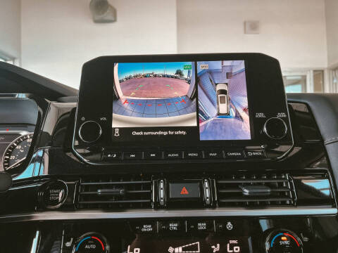 2025 Nissan Pathfinder SV