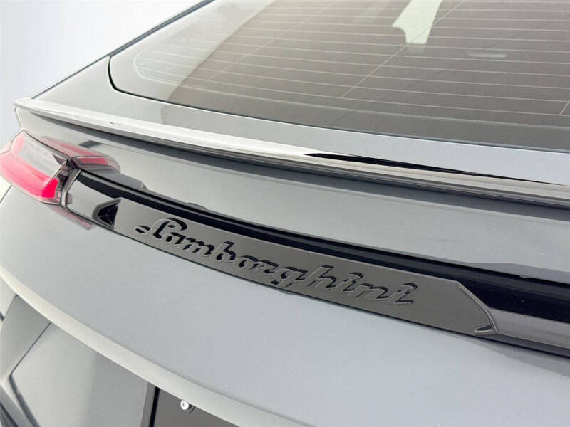 2023 Lamborghini Urus S
