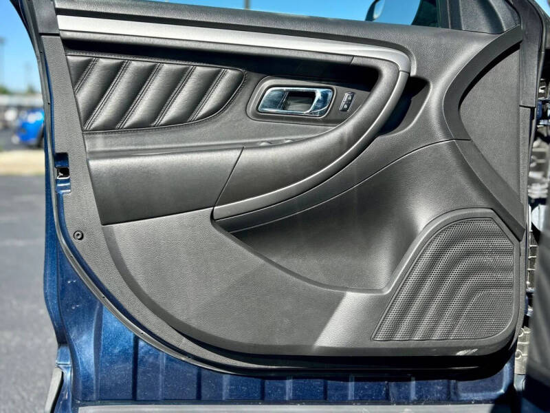 2016 Ford Taurus SEL