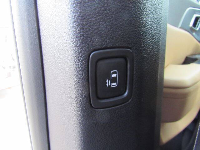 2023 Kia Carnival LX