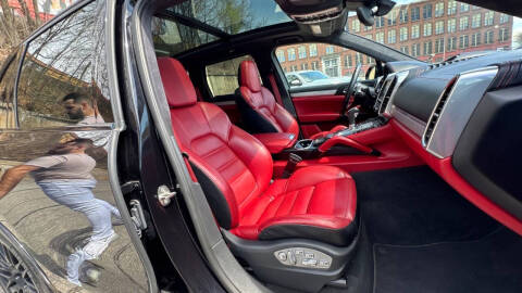 2016 Porsche Cayenne GTS
