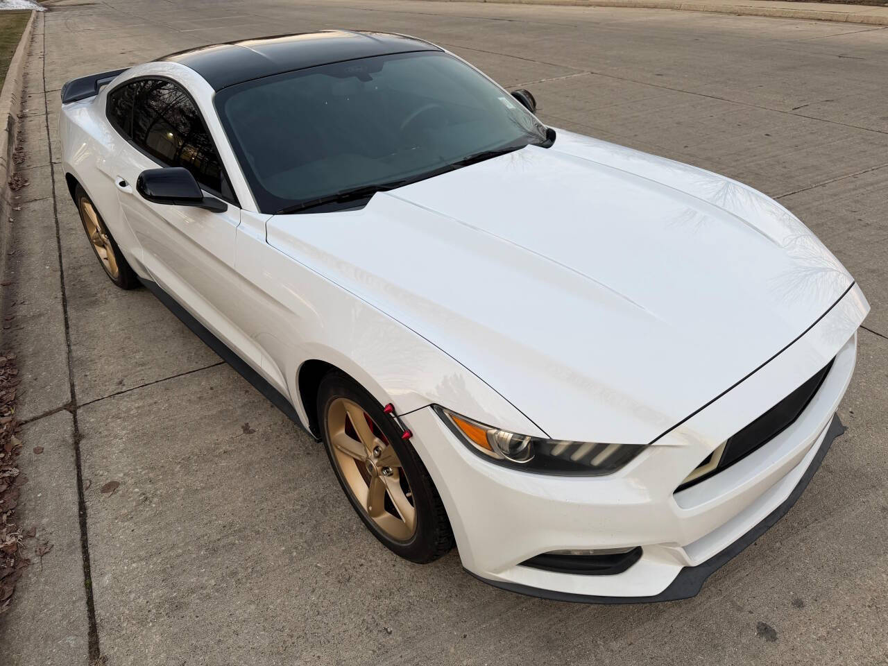 2015 Ford Mustang V6 2dr Fastback's photo