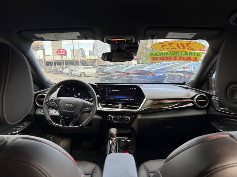 2025 Chevrolet Trax RS