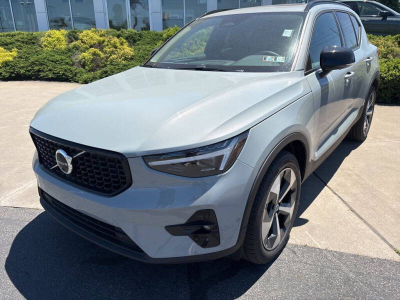 2026 Volvo XC40 B5 Plus