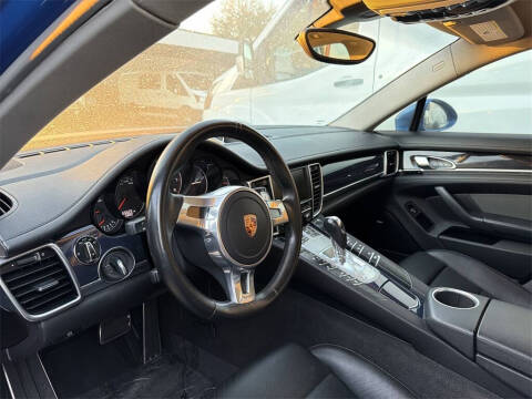 2016 Porsche Panamera Edition