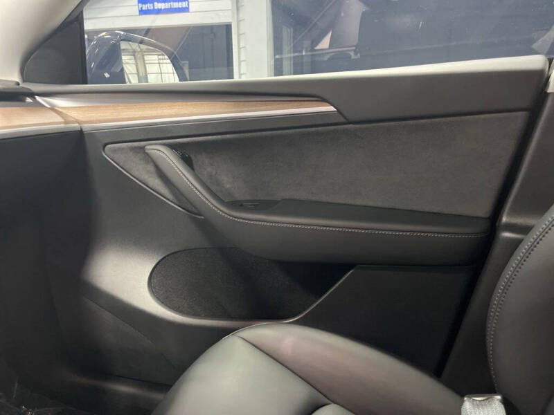 2025 Tesla Model Y Performance