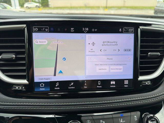 2027 Chrysler Pacifica Select