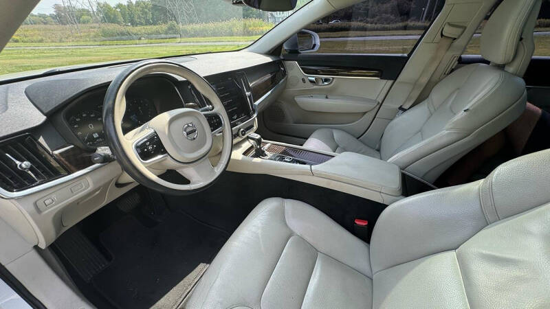 2018 Volvo S90 T5 Momentum