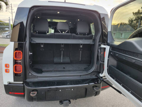 2024 Land Rover Defender 130 P400 X-Dynamic SE