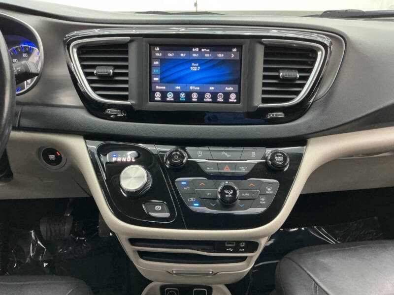 2020 Chrysler Pacifica Touring L